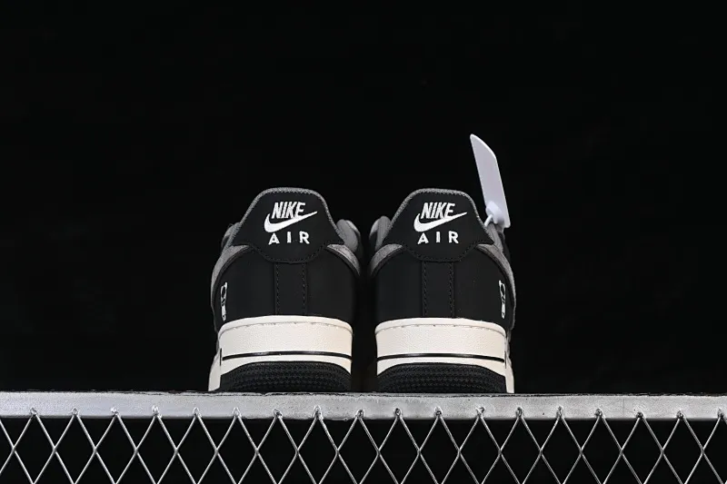All categories Nk Air Force 1 Air Force series Nk Air Force 1 Low Air Force low-top Nike Air Force 1'07 Low Violent Bear joint black and gray stitching Air Force 1 low-top casual sneakers XD9314-611